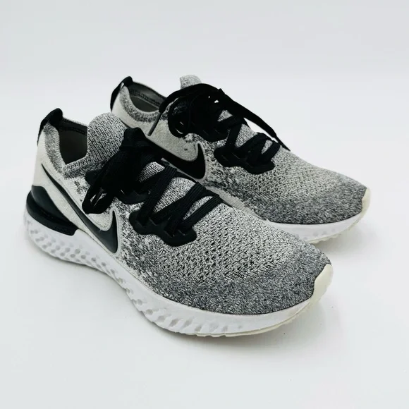 Nike Womens Epic React Flyknit 2 Black and White size 6.5 - Picture 2 of 11
